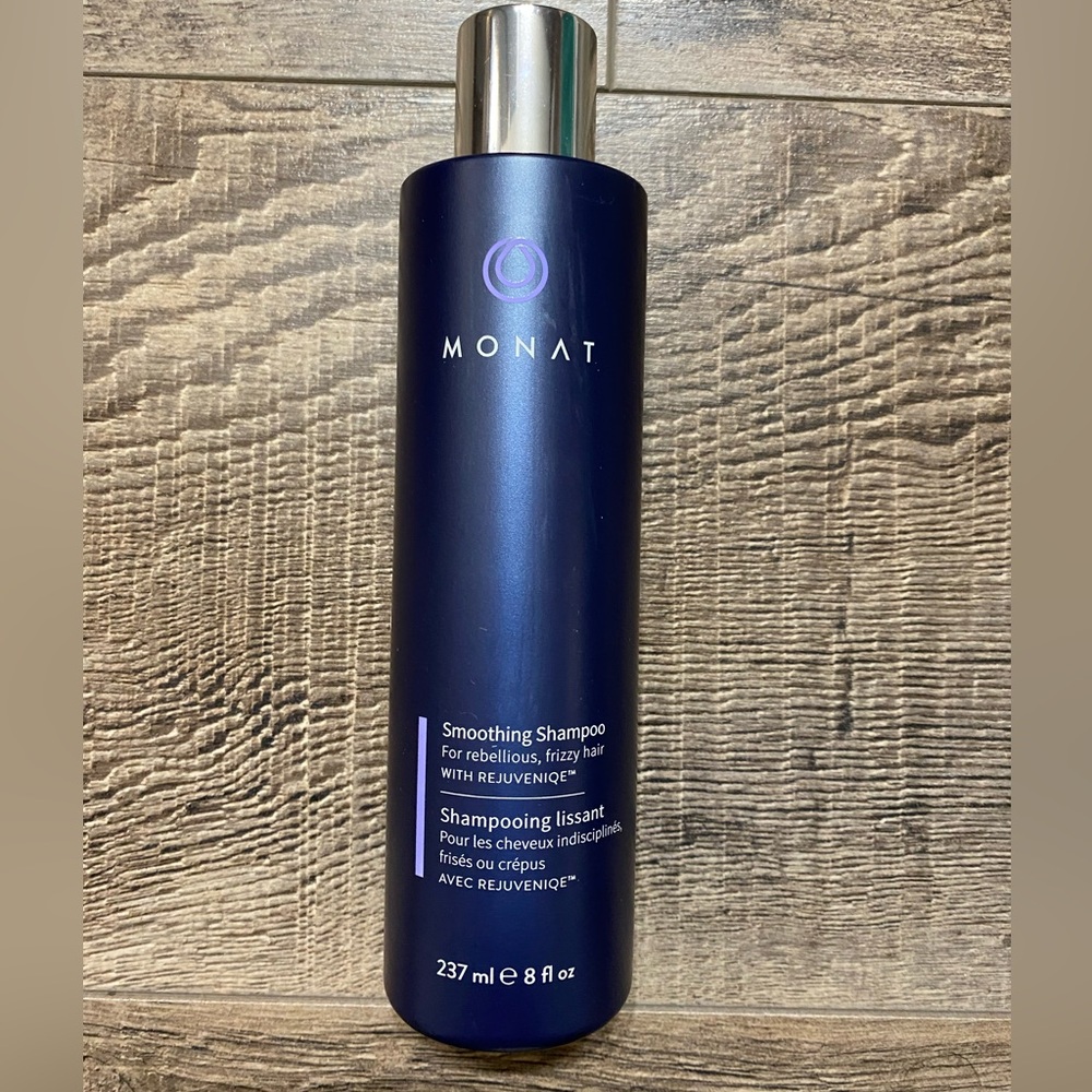 Monat Smoothing Shampoo. Brand New
